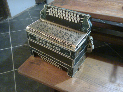 Le premier accordéon automatique Corbinola